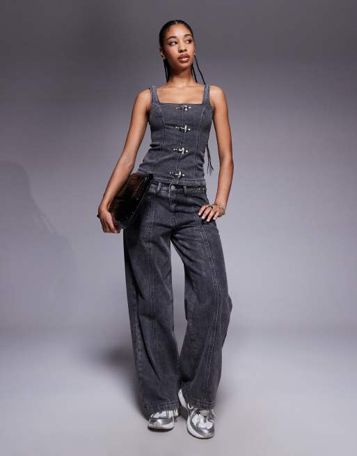 Liquor N Poker - Coordinato in denim nero slavato con fibbie composto da corsetto e jeans