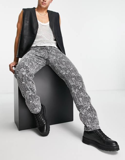 Liquor N Poker - Denim jeans met rechte pijpen in zwart paisley motief