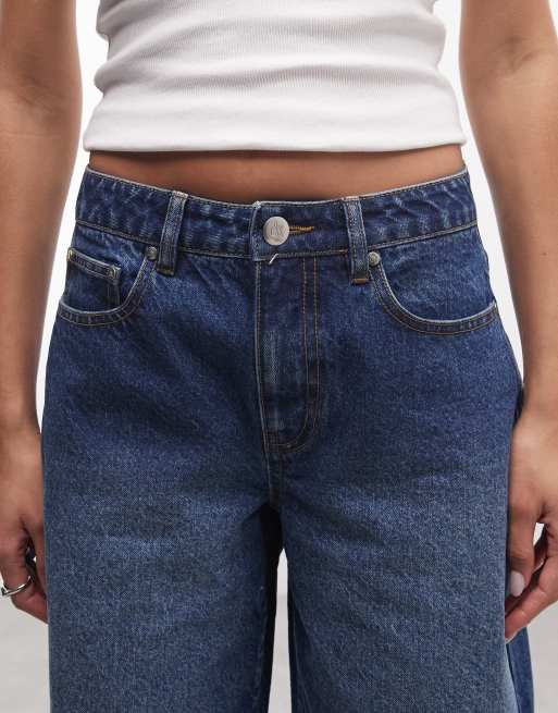 Liquor N Poker – Jeans-Jorts in mittelblauer Waschung mit Gesäßtaschen-Stickerei, 4 von 5