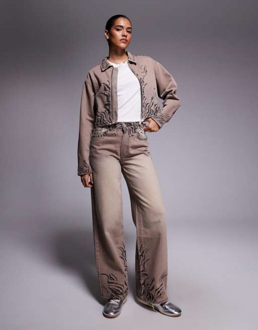 Liquor N Poker - Completo con giacca in denim oversize squadrata e jeans marrone con stampa zebrata, 2 di 3