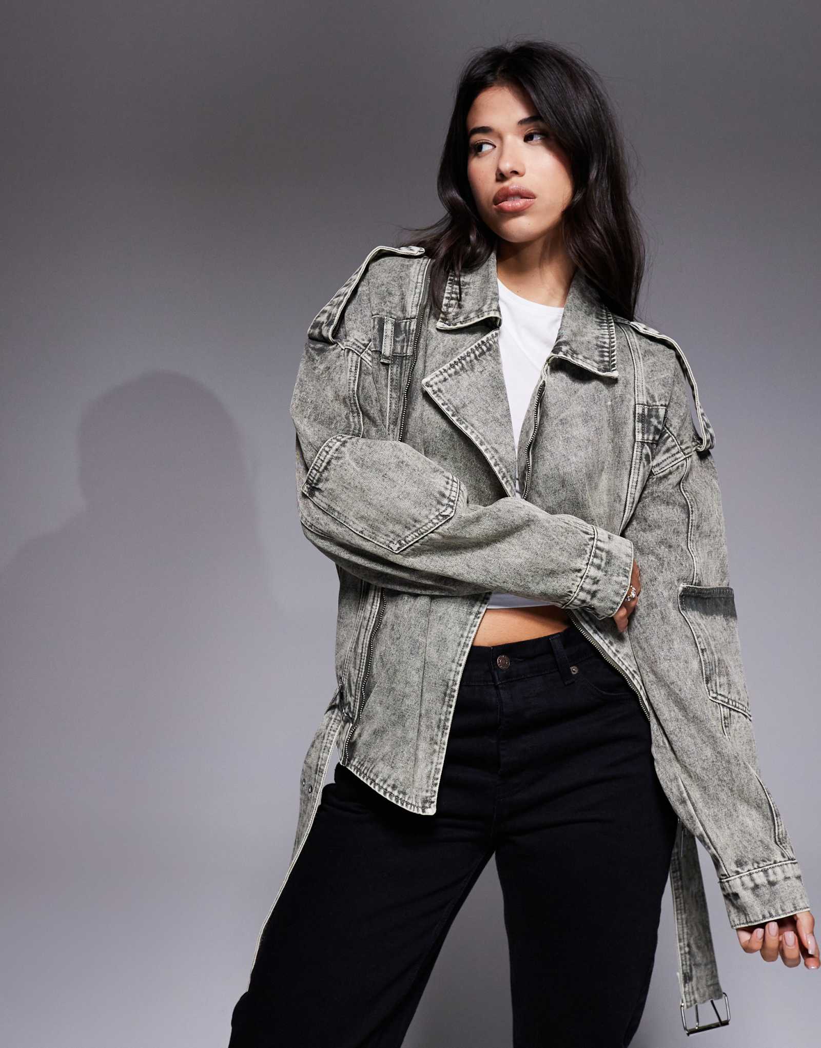 Байкерская куртка безразмерного размера 