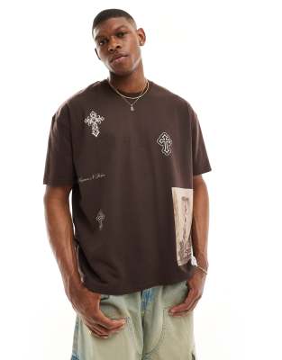 oversized t-shirt with cross placement print in brown