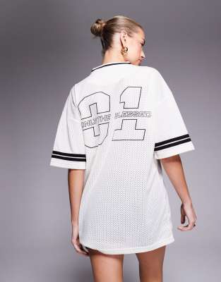 LIQUOR N POKER OVERSIZED VARSITY GRAPHIC T-SHIRT 