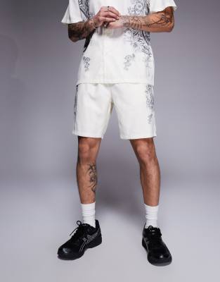 Liquor N Poker Royal Emblem Print Motif Shorts In White