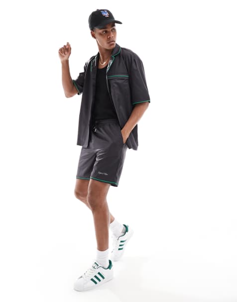 Liquor N Poker – Shorts in Schwarz mit Frucht-Print, Kombiteil - view 1
