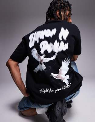 T-Shirt in Schwarz mit Oversize-Vogelgrafikprint am Rücken Schwarz XS