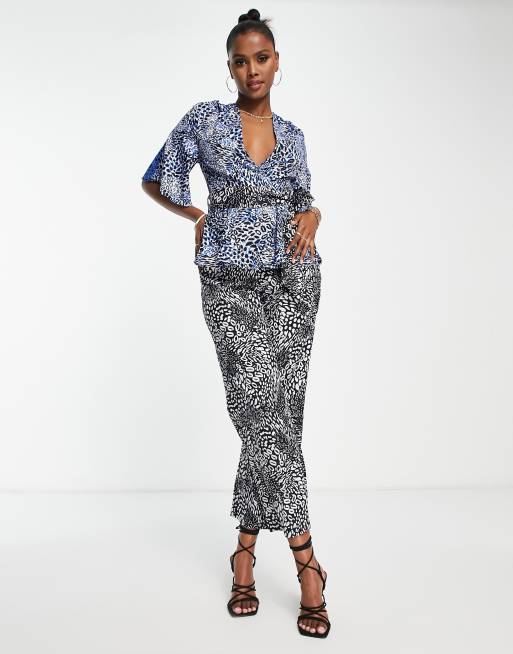 Liquorish animal print jumpsuit with waist tie in blue