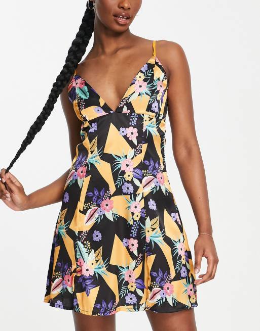 Liquorish - Cami-natkjole med tropisk print i satin