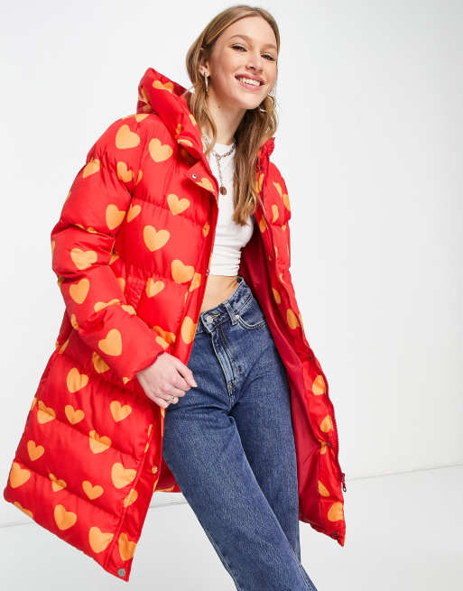 Liquorish - Cappotto imbottito taglio lungo rosso con stampa di cuori