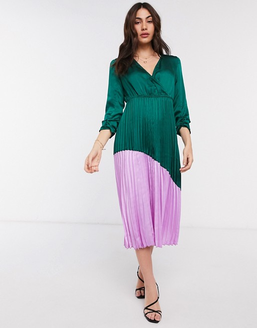 Liquorish colourblock dress with pleated skirt in green and bright pink