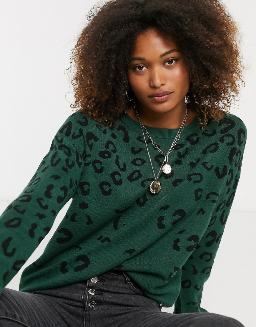 Liquorish jumper in khaki leopard print-Green