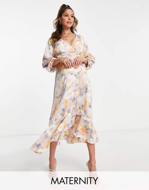 Liquorish Maternity - Vestito midi avvolgente in raso a fiori pastello con maniche a sbuffo