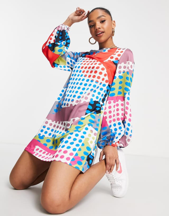 Liquorish mini dress with long sleeve in graphic print