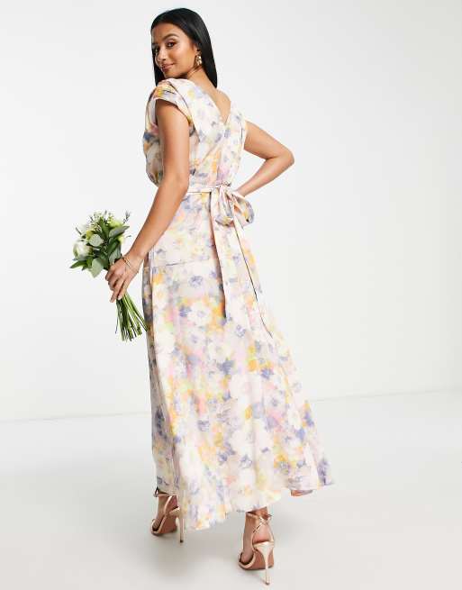 Liquorish Petite Robe longue petites fleurs pastel avec d collet plongeant