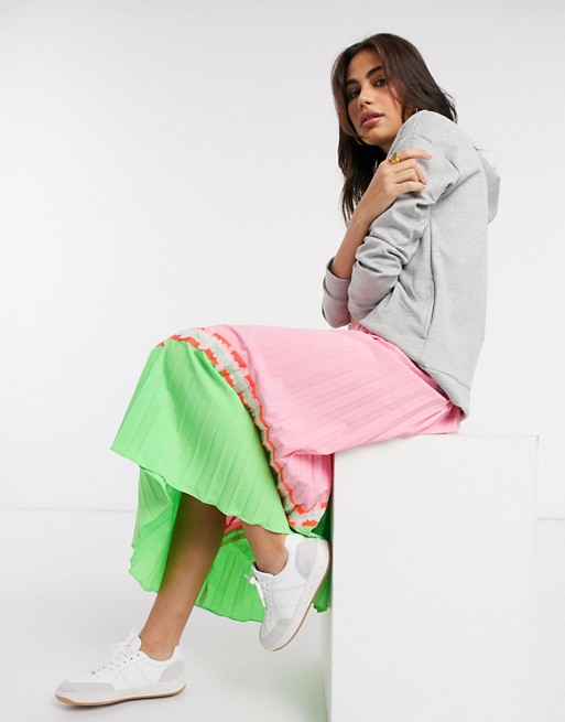 Liquorish pleated midaxi skirt in green and pink print