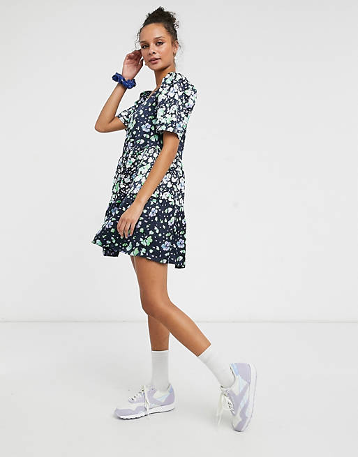 Liquorish smock mini dress with puffy sleeves in blue floral print
