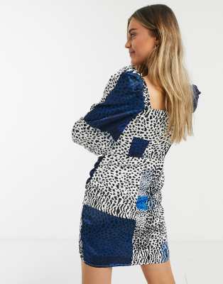 Vestito corto milkmaid con maniche arricciate a quadri blu con stampa leopardata - Liquorish  donna Blu - immagine3