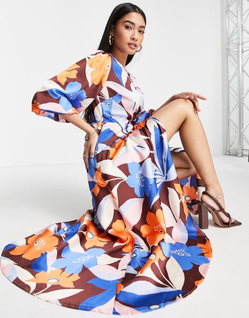 Liquorish - Vestito midi avvolgente marrone a fiori oversize con maniche a sbuffo