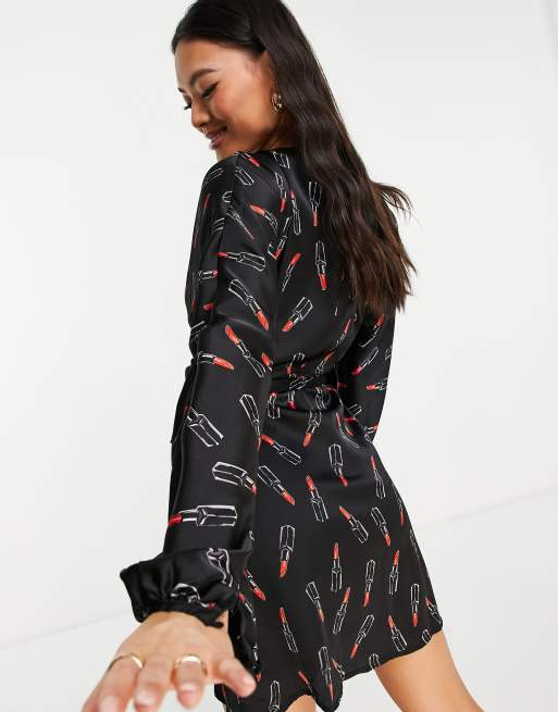 Lipstick on sale print dress