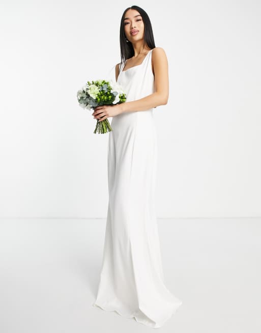 Little Mistress Bridal – Ślubna lejąca sukienka maxi w kolorze kości słoniowej z odkrytymi plecami