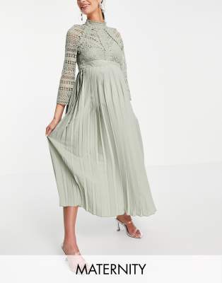Little Mistress Maternity – Wadenlanges Kleid mit Spitzendetails in  Salbeigrün | ASOS