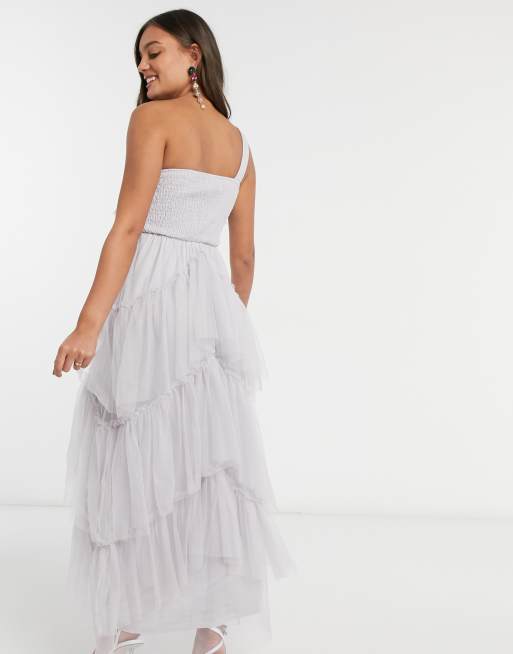 Little Mistress Petite – Gestuftes Maxikleid mit One-Shoulder-Träger in Eisgrau, 4 von 4