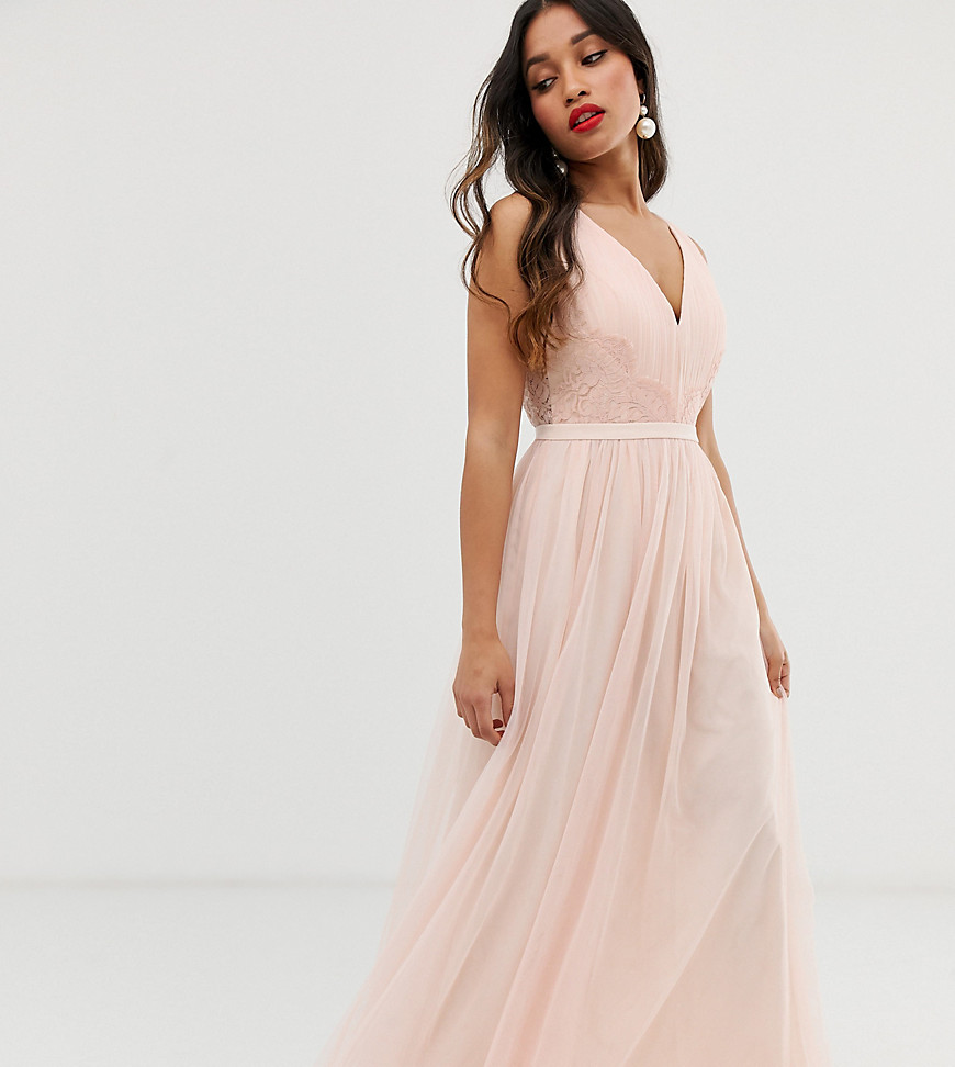 Little Mistress Petite - Lange jurk met kanten achterkant in roze-Crème