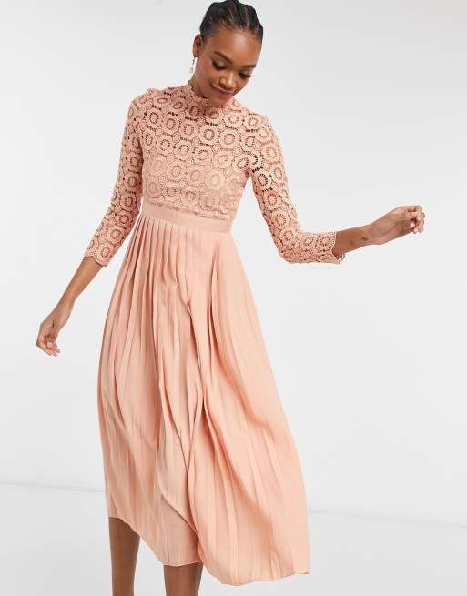 Little Mistress - Vestito 2 in 1 in pizzo all'uncinetto con gonna a pieghe, colore rosa polvere