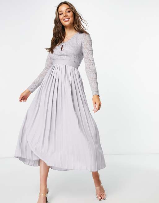 Little Mistress - Vestito skater in pizzo grigio con gonna a pieghe e incrocio con apertura a goccia