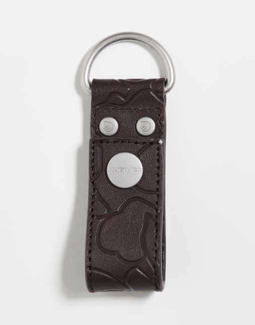 Llavero marrón con patrón de camuflaje Duck de Carhartt WIP, 3 de 3