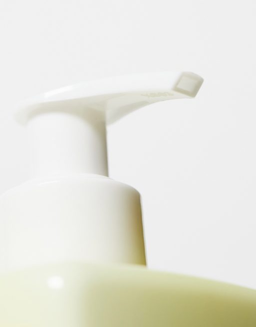 Loción corporal de ylang ylang y camomila de 440 ml de Sunday Rain, 4 de 4