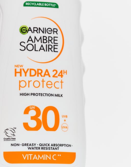 Loción solar hidratante con FPS 30 24 Hour Protect de 175 ml de Garnier Ambre Solaire, 3 de 4