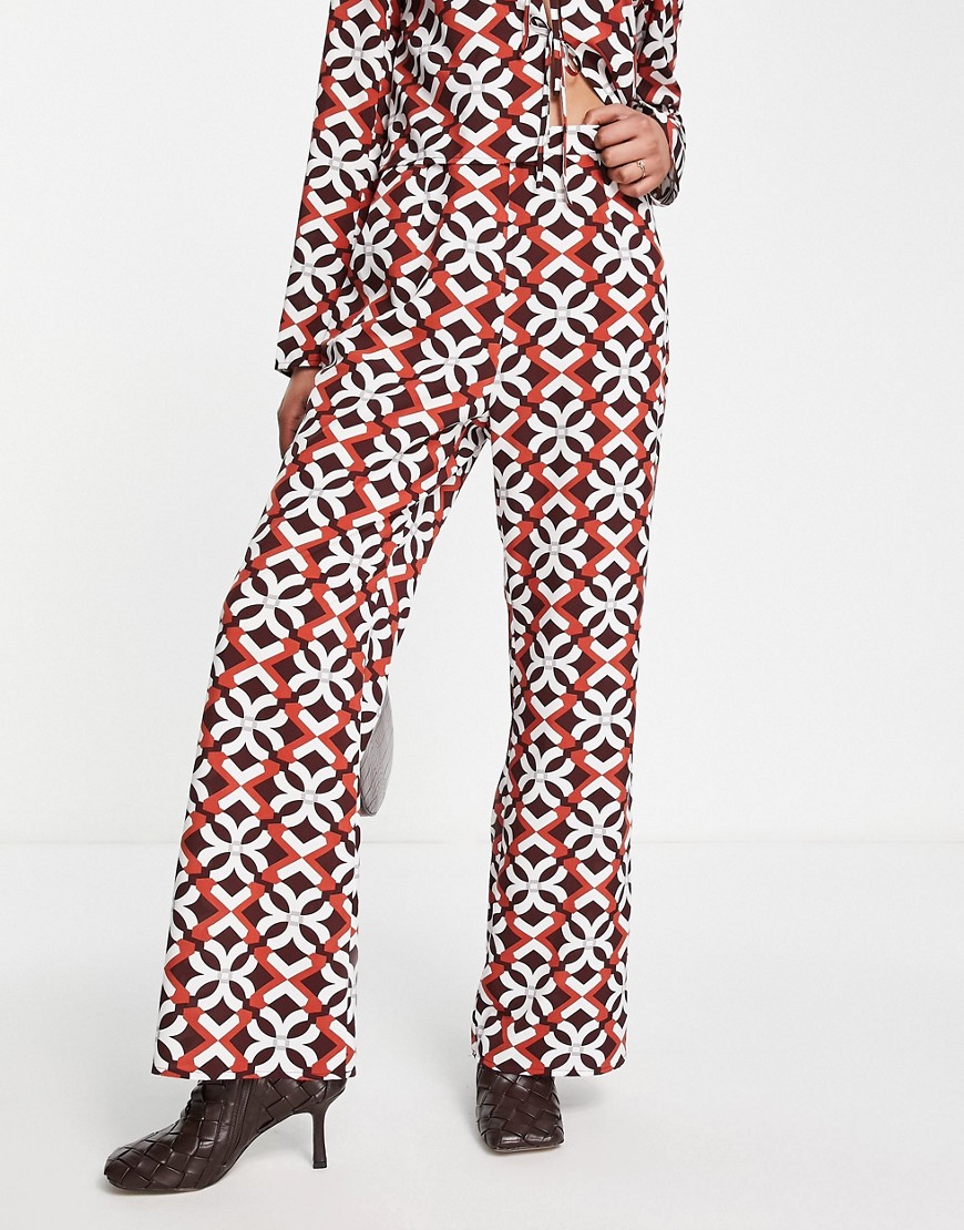 fit and flare pants in floral print - part of a set-Multi