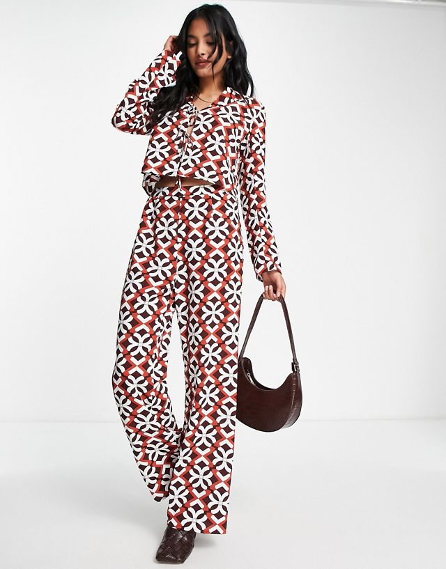 Lola May fit and flare pants in floral print - part of a set XV9154