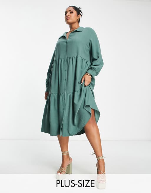 Lola May Plus – Gestuftes Midi-Hemdkleid in Grün