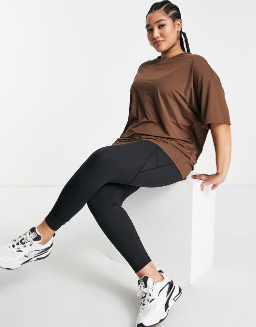 Lola May – Plusstorlek – Sportig t-shirt i avslappnad passform, 3 av 4