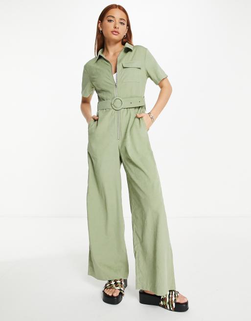 Lola May – Salviagrön jumpsuit med vida ben och skärp