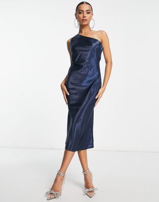 Lola May - Satin-Midikleid in Marineblau mit One-Shoulder- und Strass-Träger