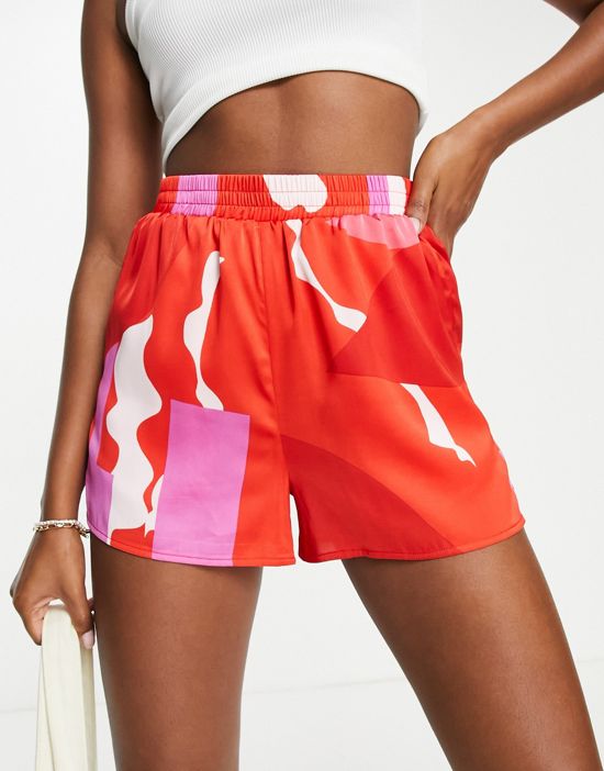 https://images.asos-media.com/products/lola-may-shorts-in-abstract-print/201746380-1-multi?$n_550w$&wid=550&fit=constrain