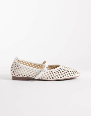 London Rebel Alba Cut Out Ballet Flat With Buckle Strap In White