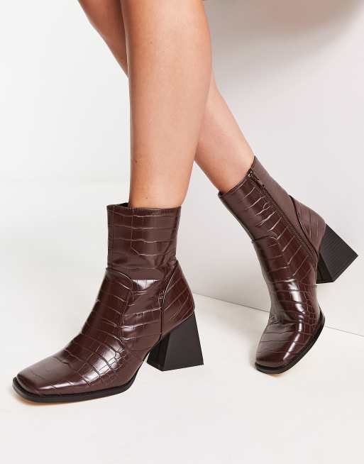 London Rebel Bottines effet croco a talon triangle et bout carre Marron