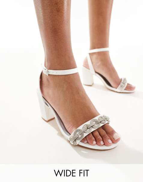 London Rebel – Bridal – Sandaletten in Elfenbein mit weiter Passform und Strassbesatz - view 1