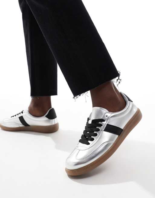 London Rebel - Cally - Sneakers a pianta larga color argento con suola in gomma