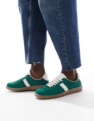 Cally sneakers with gum sole in green