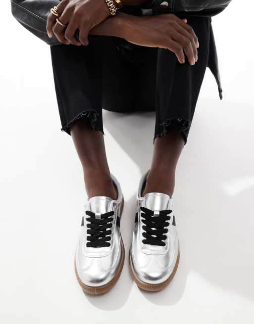 London Rebel Cally sneakers with gum sole in silver