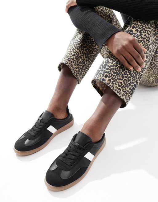 London Rebel Cally trainer with gum sole in black and white, 4 of 5