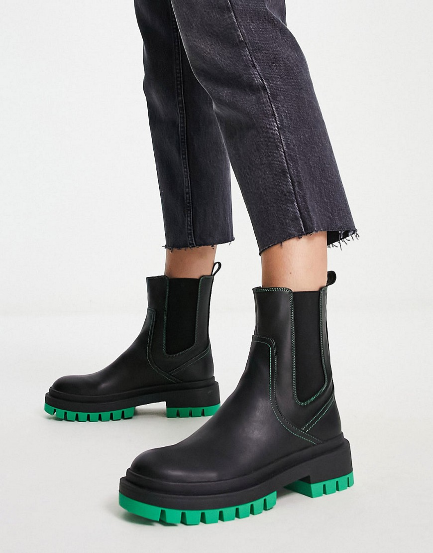 London Rebel chelsea boots in black with green sole