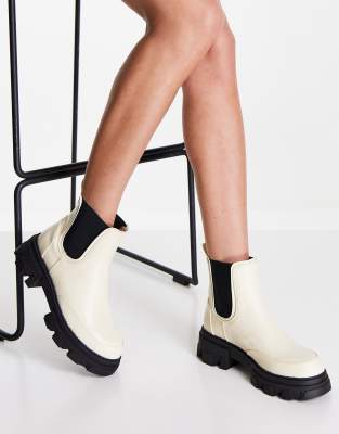 London Rebel - Chelsea-Stiefel zum Überziehen in Cremeweiß mit dicker Sohle