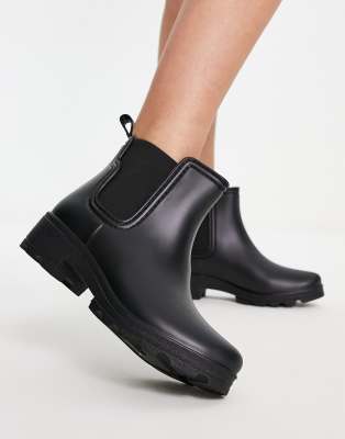 London Rebel chunky chelsea gumboots in matte black | ASOS