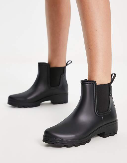 Matte black chelsea outlet boots